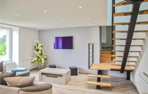 Gorgeous Home In Ussel With Wifi