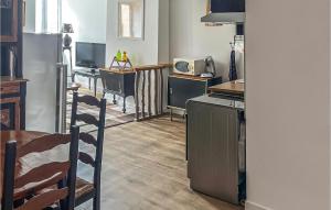 Beautiful Apartment In Pradelles With Wifi