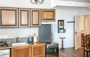 Appartements 2 Bedroom Stunning Apartment In Pradelles : photos des chambres