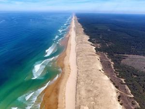 Bel Appartement Rénové, Terrasse, Parking Privé - FR-1-239-826