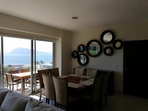 Ponto Horizonte Manzanillo. Best place in Manzanillo!!! Luxury beach front condo, gorgeous views!! Best place you can stay!with up to 8 people.
