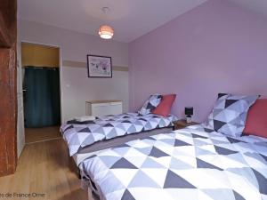 Maisons de vacances Gite Saint-Germain-de-Martigny, 4 pieces, 6 personnes - FR-1-497-161 : photos des chambres