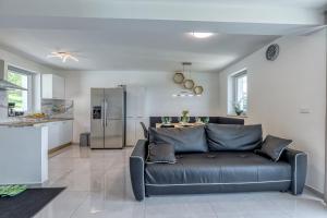 Pool & Whirlpool Art Villas