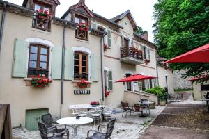 Hotels Hostellerie du Chateau Bellenaves : photos des chambres