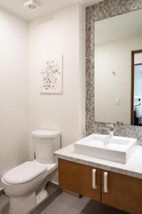 Beautiful 2 bedroom apartment with pool in downtown Playa