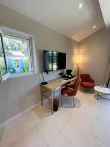 Hotels Domaine de Valmouriane : photos des chambres