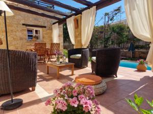 Rock Houses Villa Melody