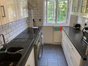 Beautiful apartment right off of Broadway Market