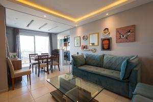 Ap. Alto padrão Costa Azul 200m da praia | ROTR304