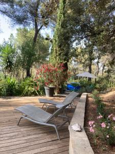 Maison de charme avec piscine et jacuzzi dans cadre exceptionnel proche Marseille