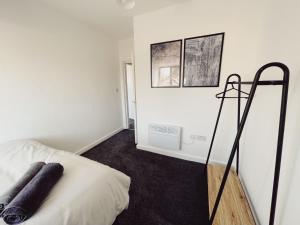 2 Bed New Build Apartment - Sleeps 6 - Close to City Centre - Free Parking