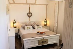 Beautiful Barn Conversion, 3 Bed, hot tub, sauna, gym, enclosed garden