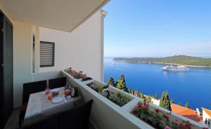 Blue Harmony Sea View Apartment