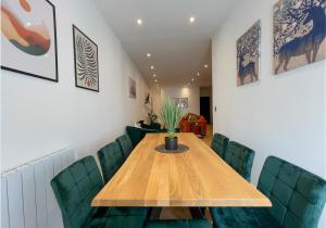 A Stones Throw By My Getaways