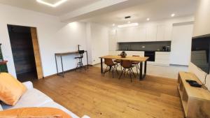 Bogusławskiego 5 by Homeprime