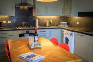 Cosy Cottage in Fishertown, Nairn - Free Parking & Pets welcome