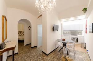 JOIVY Ideal Flat near Aquarium