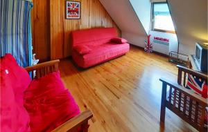 Maisons de vacances 3 Bedroom Amazing Home In Plourivo : photos des chambres