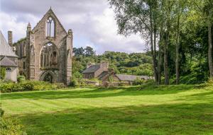 Gorgeous Home In Quemper Guezennec