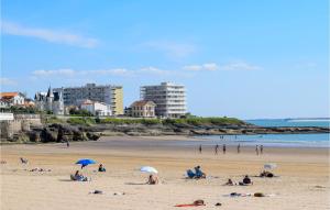 Appartements Stunning apartment in Vaux-sur-Mer with Outdoor swimming pool, WiFi and 2 Bedrooms : photos des chambres