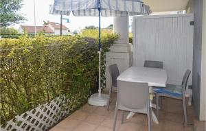 Appartements Stunning apartment in Vaux-sur-Mer with Outdoor swimming pool, WiFi and 2 Bedrooms : photos des chambres