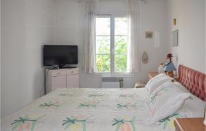 Appartements Stunning apartment in Vaux-sur-Mer with Outdoor swimming pool, WiFi and 2 Bedrooms : photos des chambres