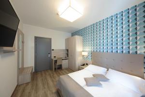 Standard Double Room room in Hotel Monaco