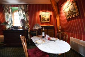 Le Val Clos, appartement dans une maison de maître 19e