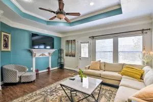 Spacious and Central Katy Retreat 27 Mi to Houston! - 锡利
