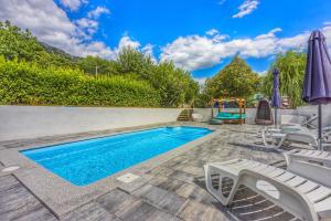 AS Apartments with swimming pool and a large yard 