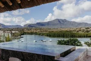 Penthouse Paradise - The BEST of the West - Petite Case Noyale