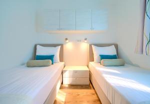 Luxury Holiday Home with Jacuzzi and Terrace room in Holiday Homes Kanajt