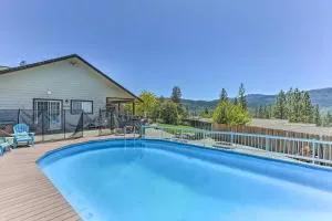 Weaverville Family Home Mtn Views and Fire Pit - Hawkins Bar