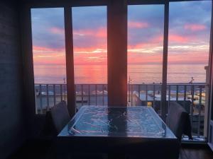 L entre mer et falaise