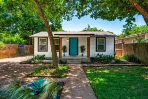 New! Entire House, 5 Minutes from downtown - Martindale