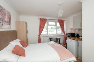 Modern Studio Apartments in Bromley, Greater London near Tesco and Sundridge Park Station
