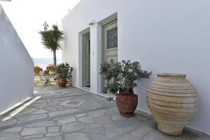 Hara Studios and Apartments Paros Greece