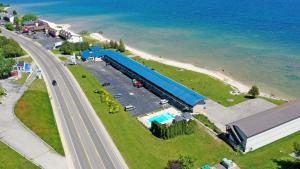 Days Inn & Suites by Wyndham St. Ignace Lakefront