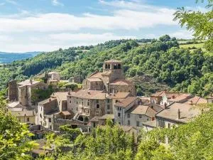 Gîte cosy avec jeux et terrasse à Auzon - FR-1-582-338 - La Combelle