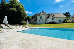 Villas Seigneurie Les Aulnaies batisse d'exception avec piscine : photos des chambres