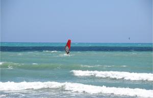 Stunning Apartment In Marina Di Caronia