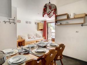 Appartement 2 pièces au pied des pistes avec balcon privé et 6 couchages - FR-1-344-1143