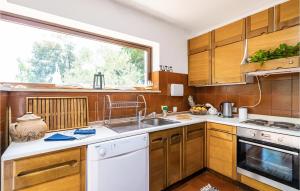 Lovely Home In Ston With Wifi