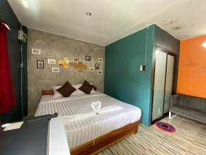 เชอโคว์ เชอโคว์ โฮมสเตย์