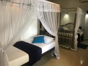 Unawatuna Beach Bungalow -