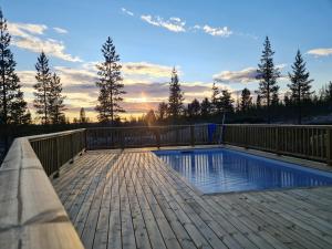 Poolorama Lodge - with magnificent mountain view