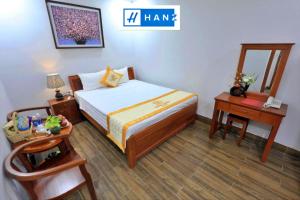 Phòng Tiêu Chuẩn Giường Đôi Lớn (Standard Queen Room)