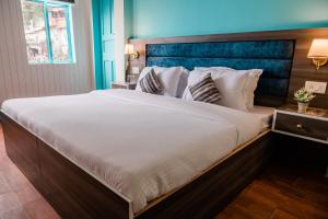 Breeze 2BHK By Wabi Sabi Stays Mall Road 5 Mins Walk