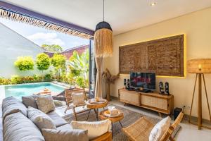 NEWLY RENOVATED trendy 4bd Pvt villa in Seminyak
