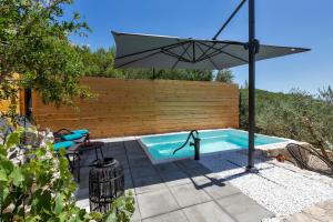 Olive Garden-Pool, Privacy & Beach Parking